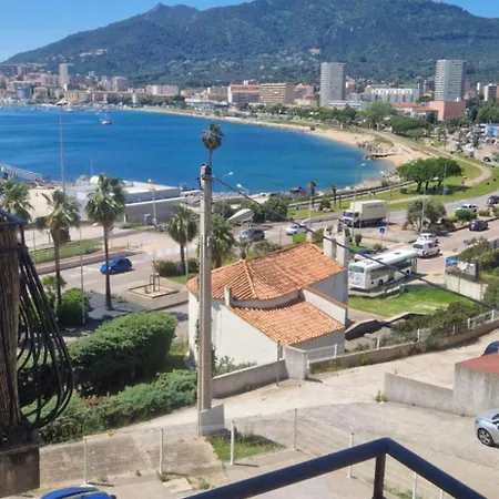 Magnifique Avec Balcon Vue à L'entrée D'ajaccio
