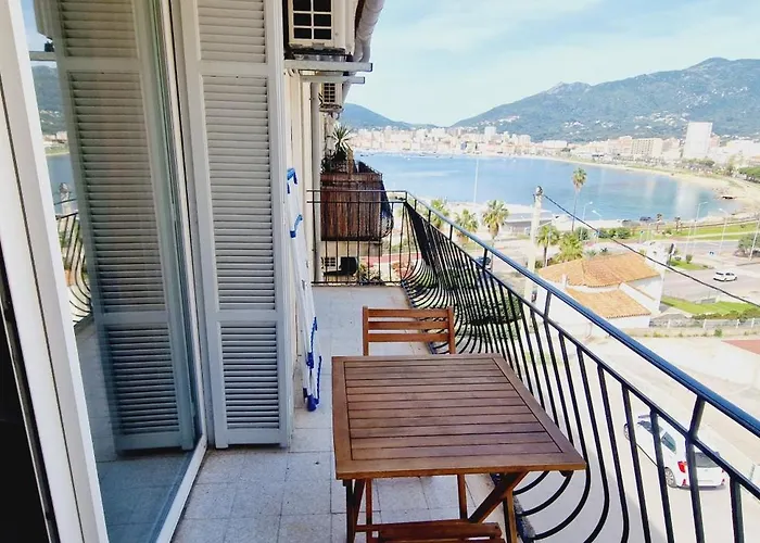 Magnifique Avec Balcon Vue A L'entree D'ajaccio Ajaccio (Corsica)